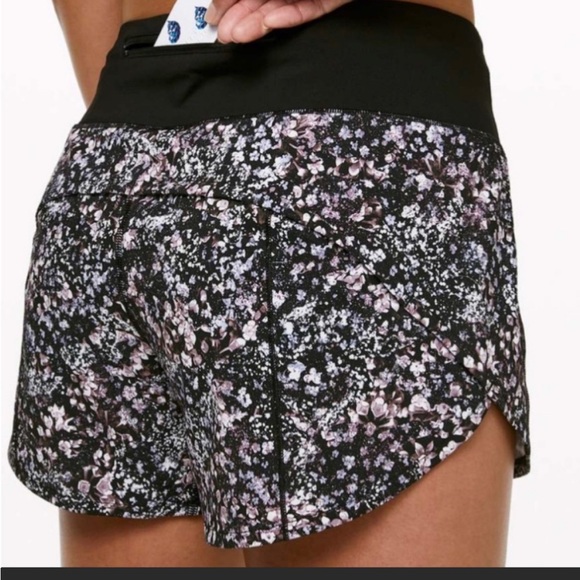 Lululemon Run Times Shorts size 4 Flower print - Picture 3 of 13